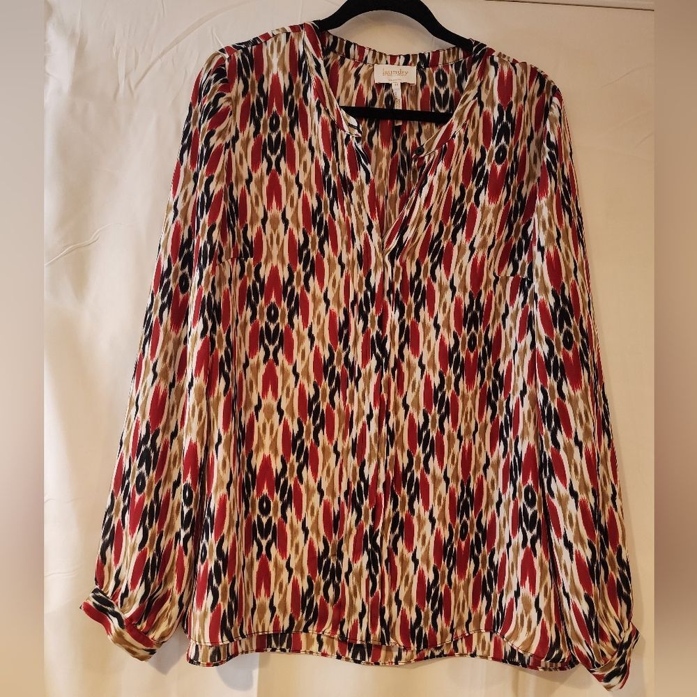 Laundry by Shelli Segal red, black, tan, and White patterned long sleeve Blouse